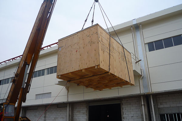 天合光能設備吊裝上樓 天合光能設備吊裝上樓