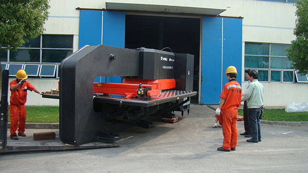 開(kāi)普數(shù)控沖床搬運(yùn)案例 開(kāi)普數(shù)控沖床搬運(yùn)案例