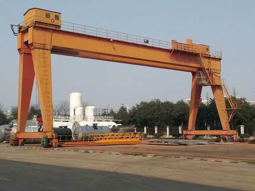 無(wú)錫設(shè)備吊裝公司為您分析橋式起重機(jī)的用途和優(yōu)點(diǎn)具體有哪些？