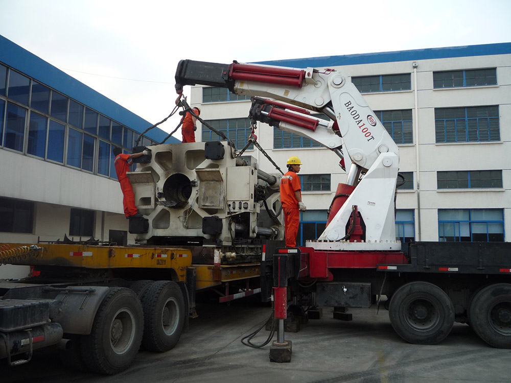 注塑機設(shè)備搬運吊裝 注塑機設(shè)備搬運吊裝